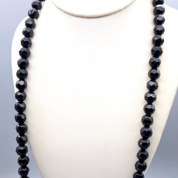 Faceted Vintage French Jet Necklace, Beaded Stand with Classic Black Glass Beads - Picture 3 of 5